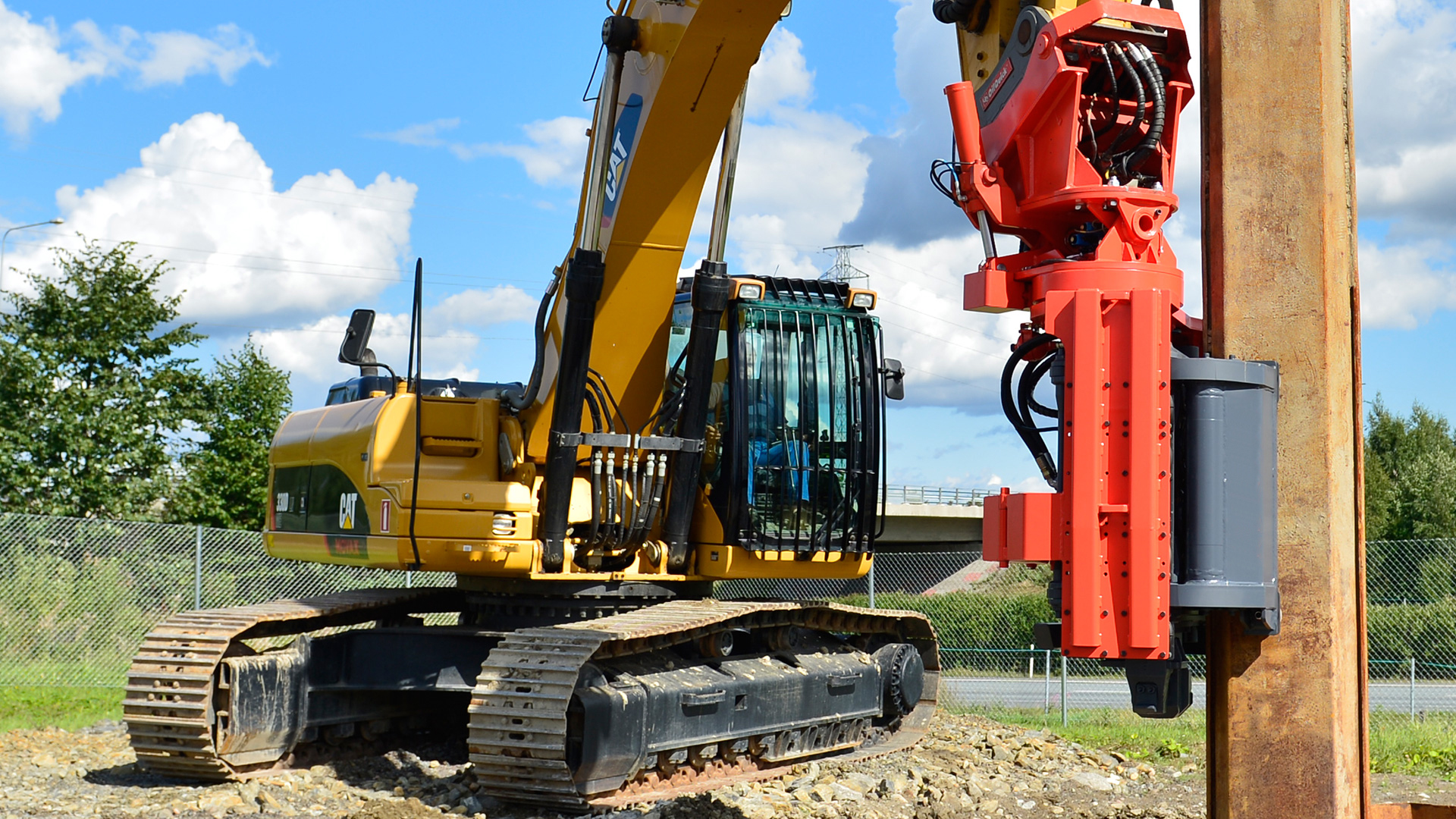 Аренда вибропогружателя свай: как выбрать оптимальное решение для вашего проекта