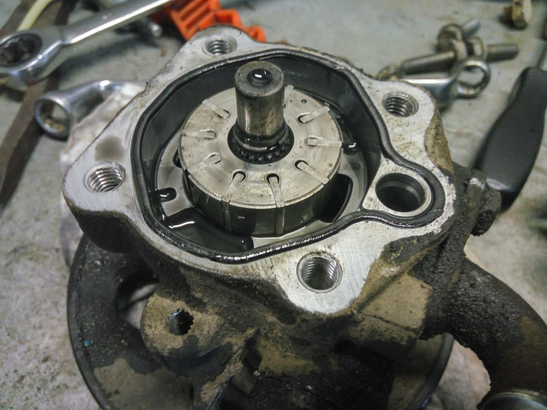 Как правильно выполнить ремонт насоса гидроусилителя руля: пошаговое руководство