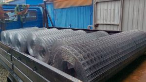 Сварная сетка: универсальное решение для современного строительства и ландшафтного дизайна