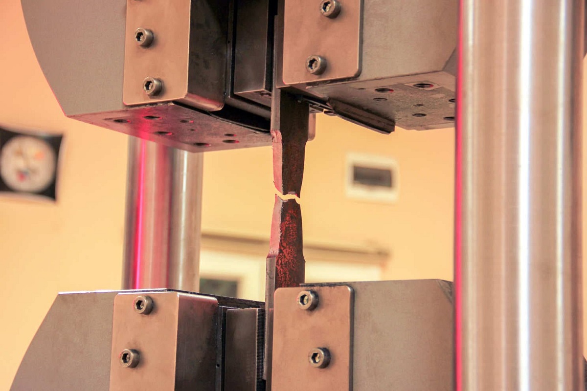 Химический анализ и испытание на растяжение: как связаны свойства материала и его состав